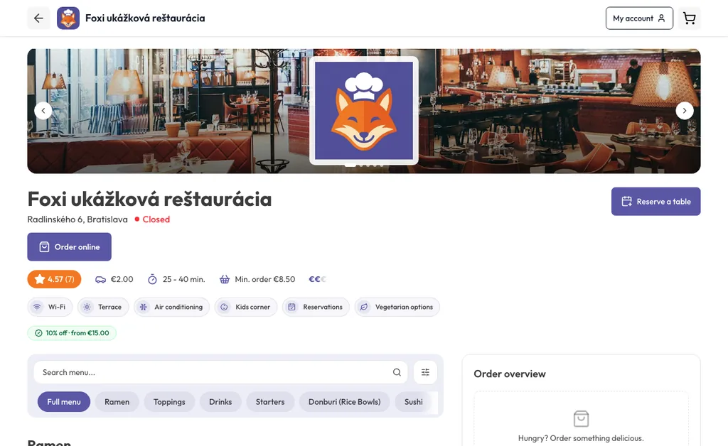 Zobrazení webu restaurace postaveného na Foxi.food na počítači: úvodní fotografie, otevírací doba, tlačítko Objednat online a menu